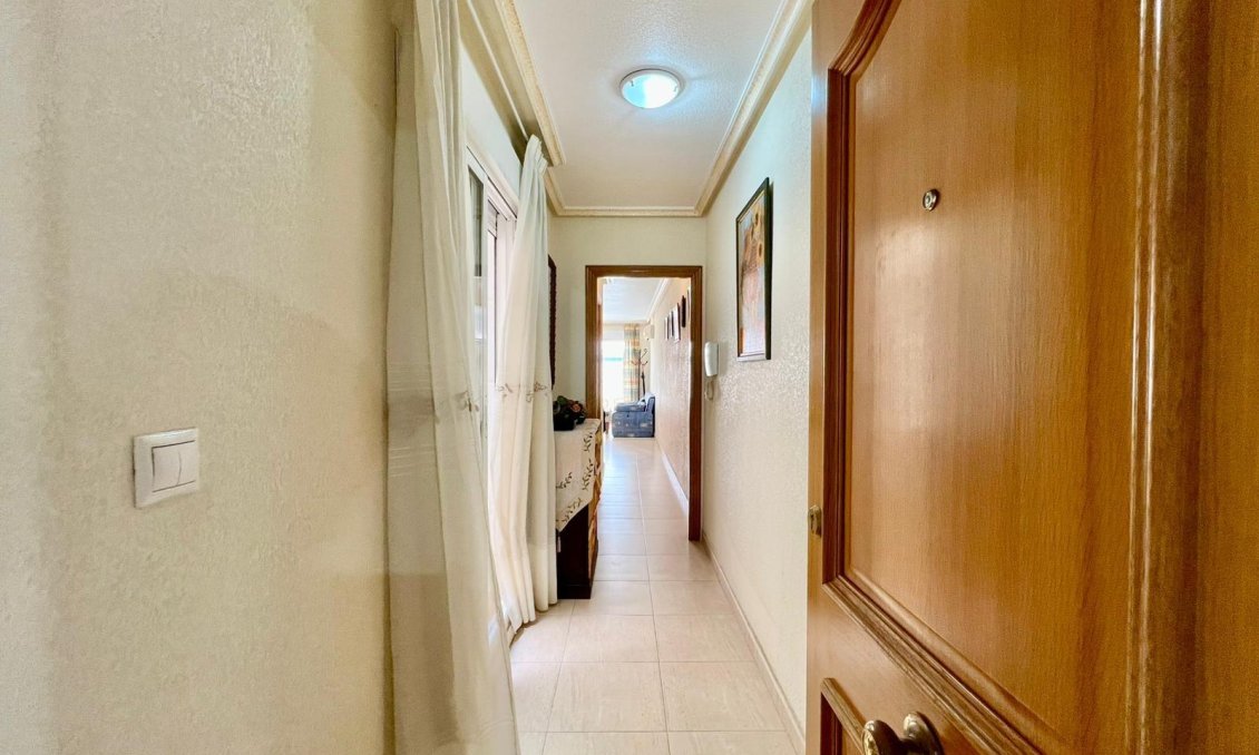 Resale - Apartment -
Torrevieja - Playa del Cura