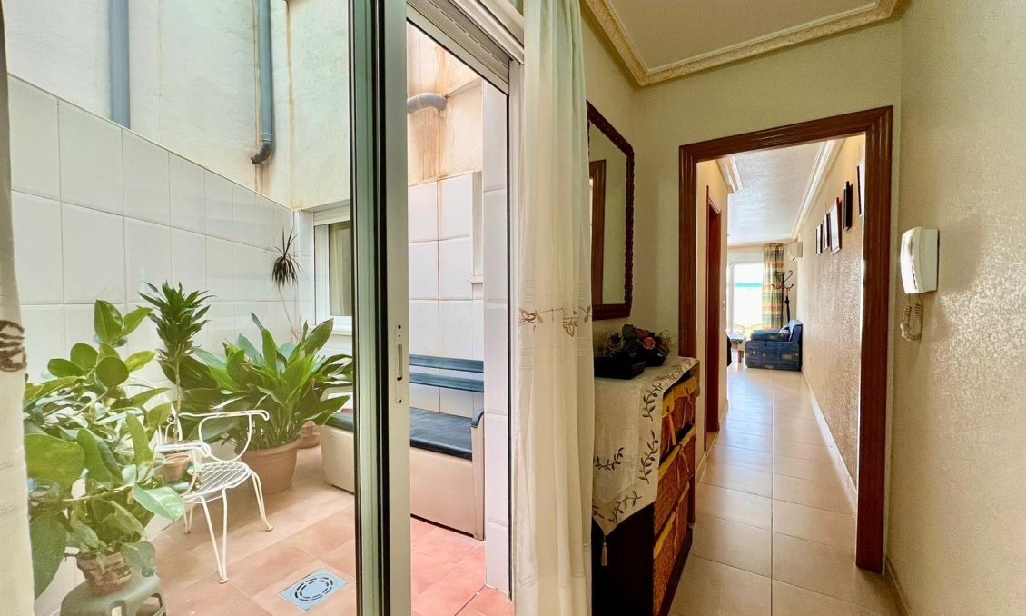 Resale - Apartment -
Torrevieja - Playa del Cura