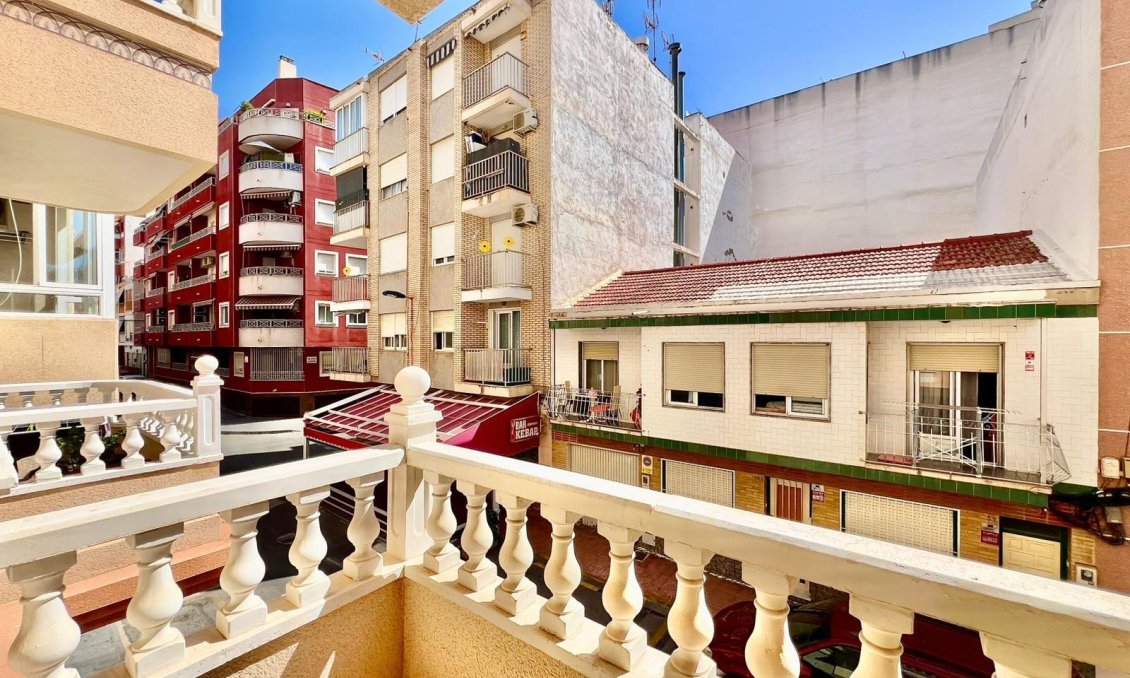 Resale - Apartment -
Torrevieja - Playa del Cura