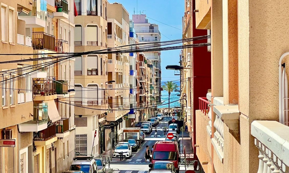 Resale - Apartment -
Torrevieja - Playa del Cura