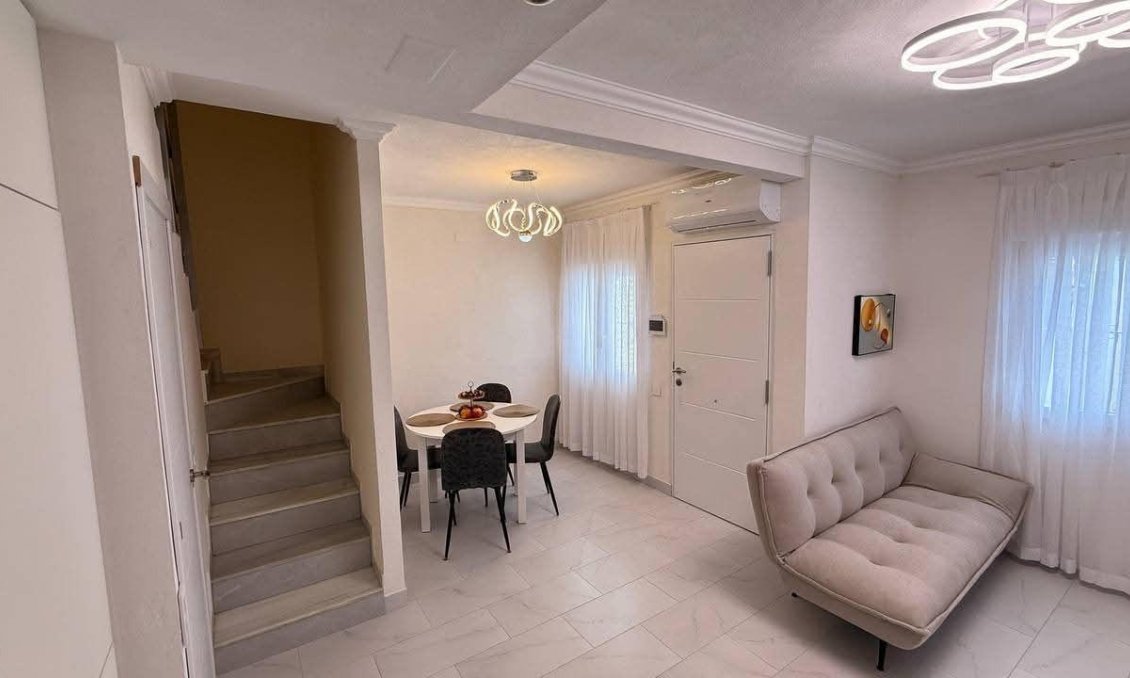Resale - Townhouse -
Torrevieja - Calas Blanca