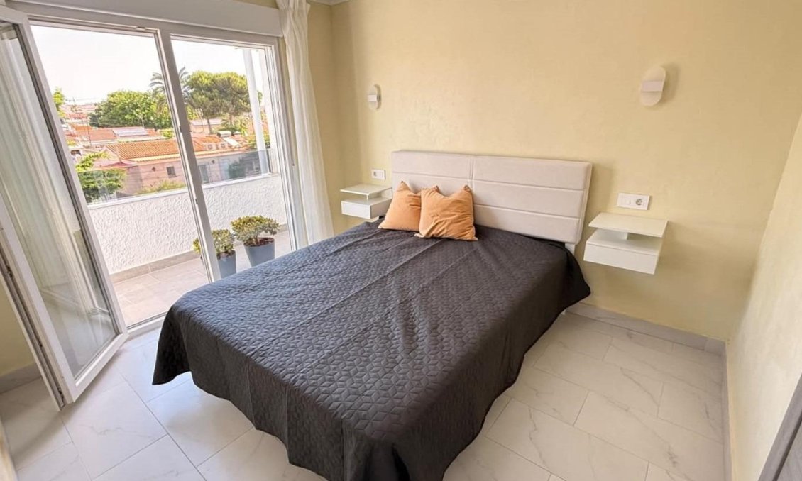 Resale - Townhouse -
Torrevieja - Calas Blanca