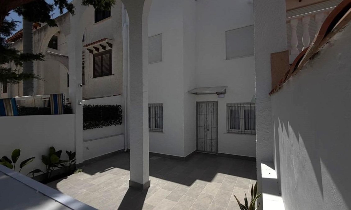 Resale - Townhouse -
Torrevieja - Calas Blanca