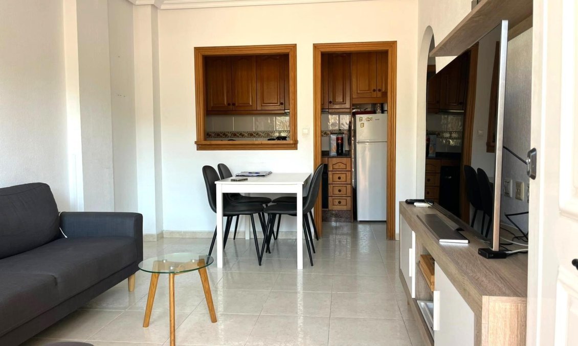 Resale - Bungalow -
Torrevieja - Estacion De Autobuses