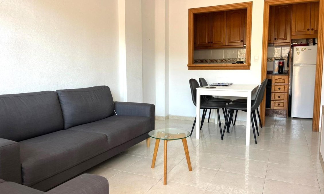 Resale - Bungalow -
Torrevieja - Estacion De Autobuses