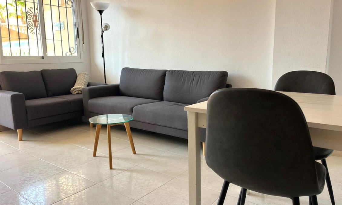 Resale - Bungalow -
Torrevieja - Estacion De Autobuses