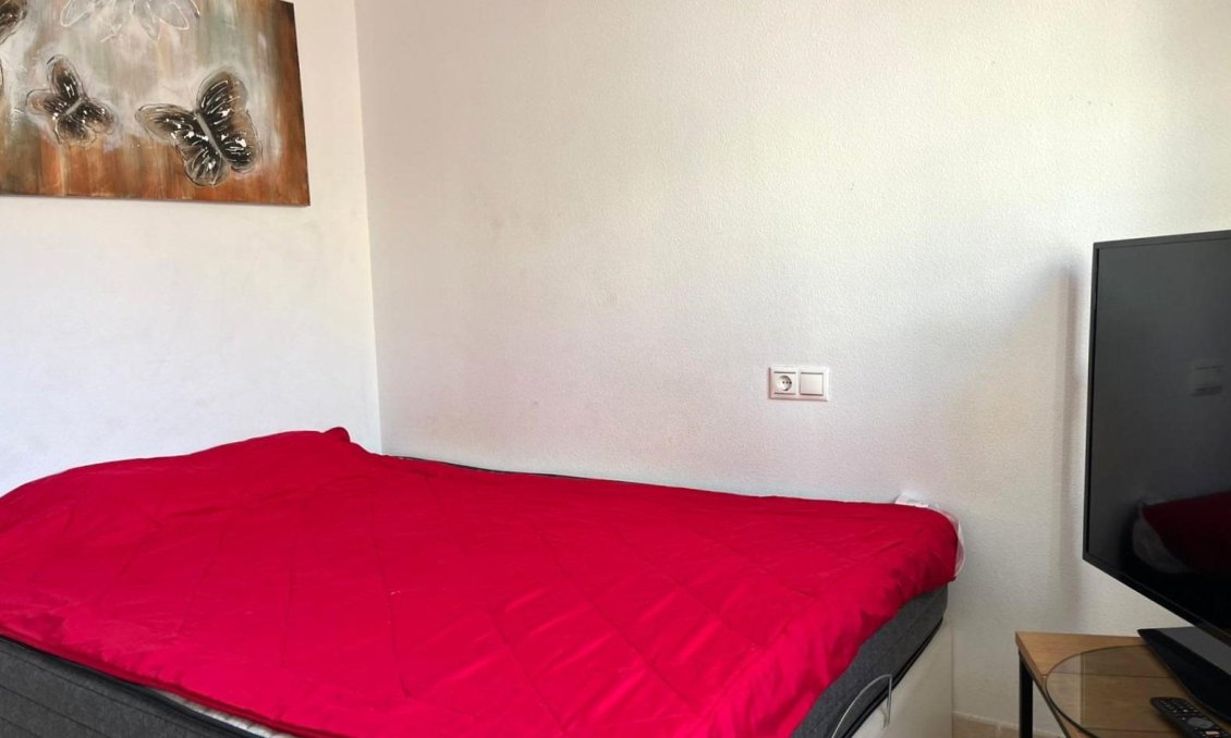 Resale - Bungalow -
Torrevieja - Estacion De Autobuses