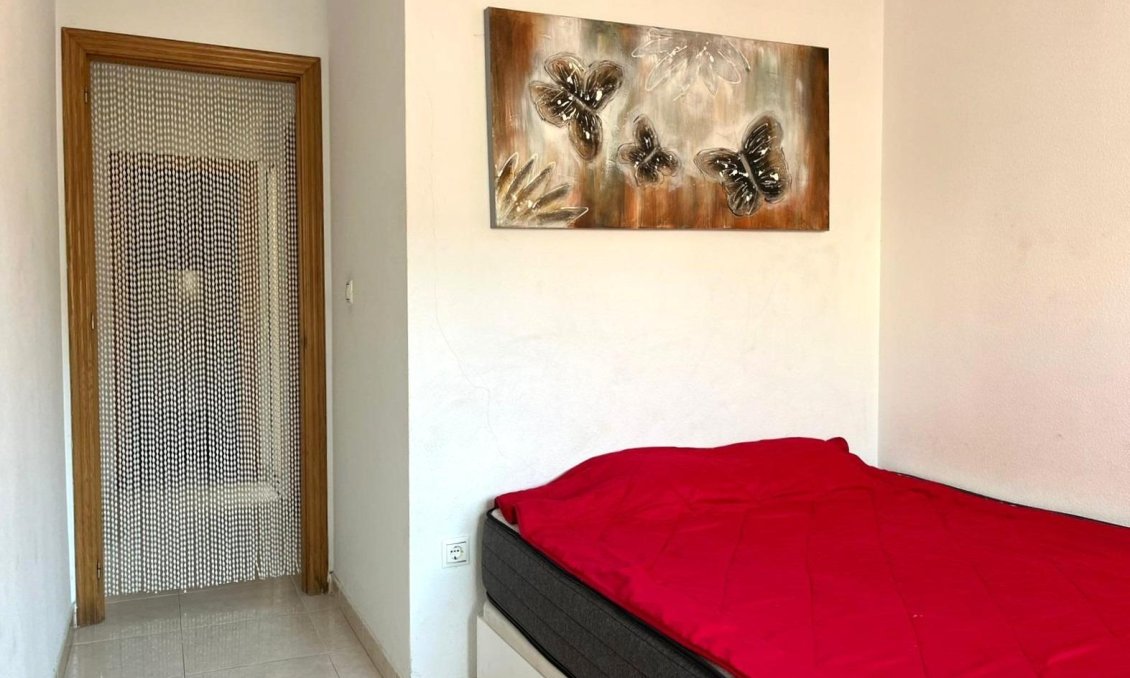 Resale - Bungalow -
Torrevieja - Estacion De Autobuses
