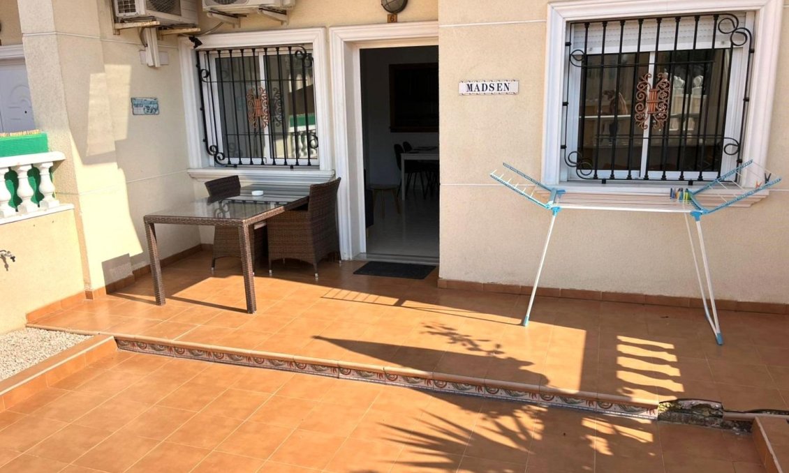 Resale - Bungalow -
Torrevieja - Estacion De Autobuses