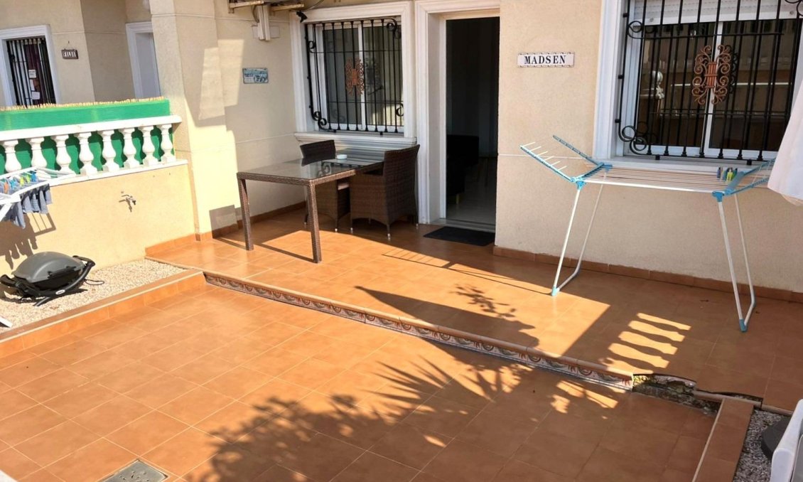 Resale - Bungalow -
Torrevieja - Estacion De Autobuses