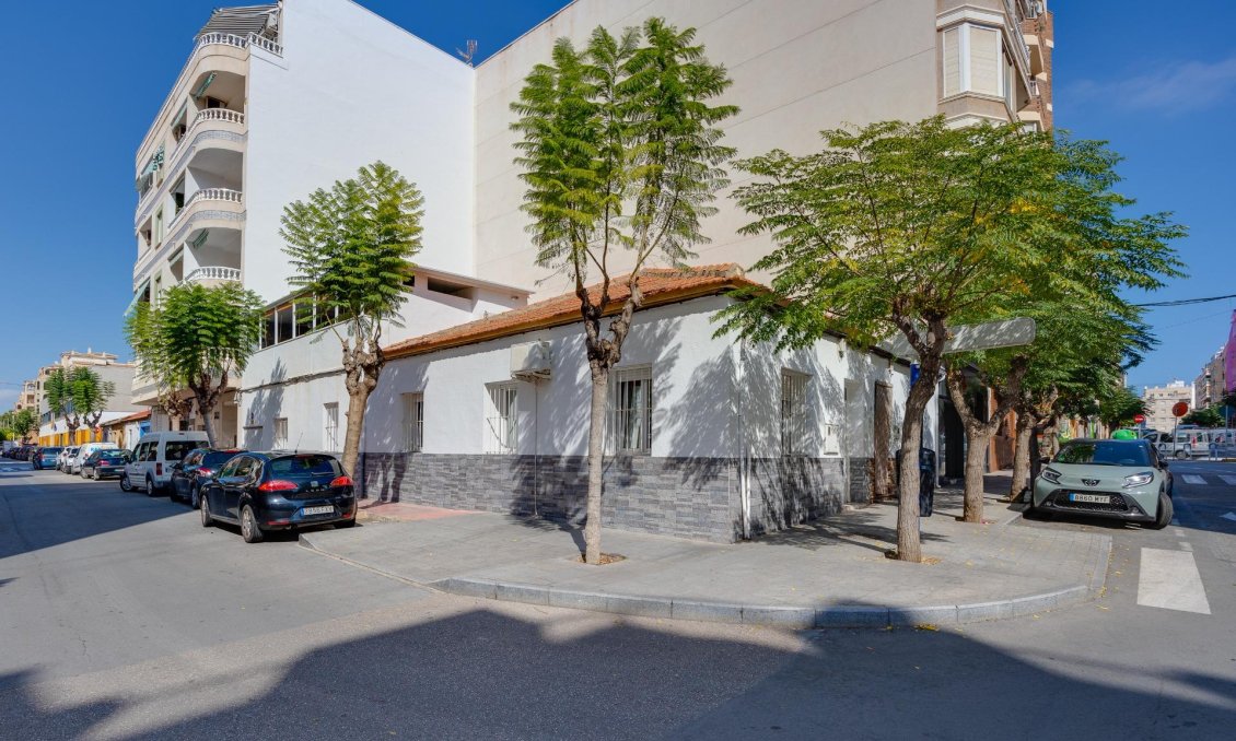 Használt Ingatlanok - Sorház -
Torrevieja - Centrum