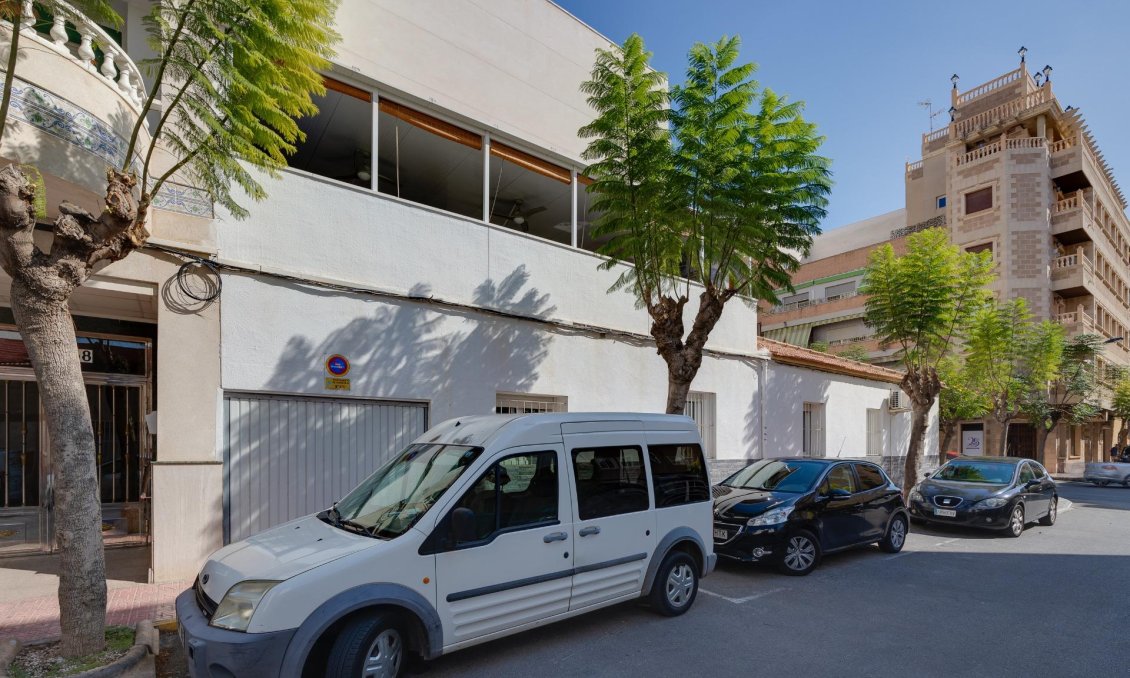 Használt Ingatlanok - Sorház -
Torrevieja - Centrum