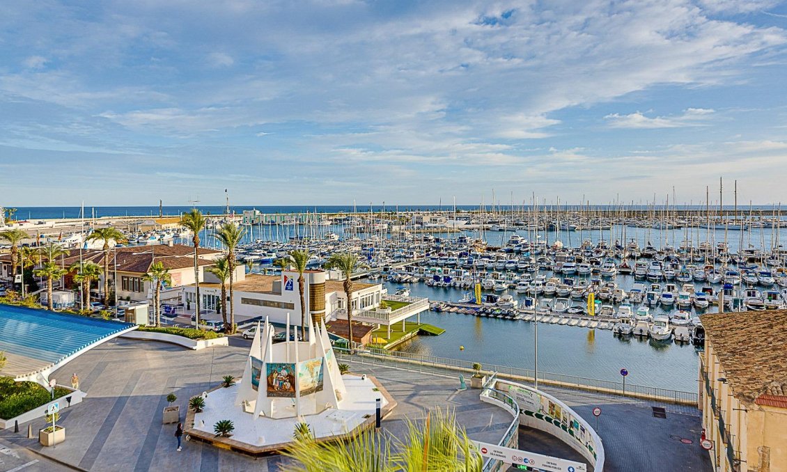 Használt Ingatlanok - Sorház -
Torrevieja - Centrum