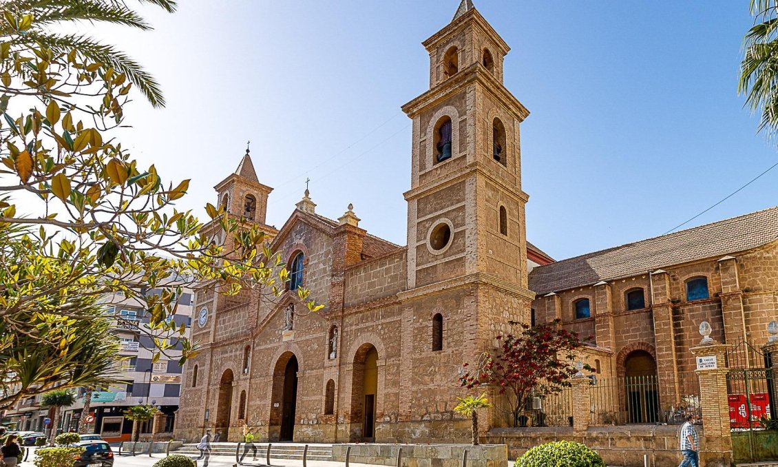 Használt Ingatlanok - Sorház -
Torrevieja - Centrum