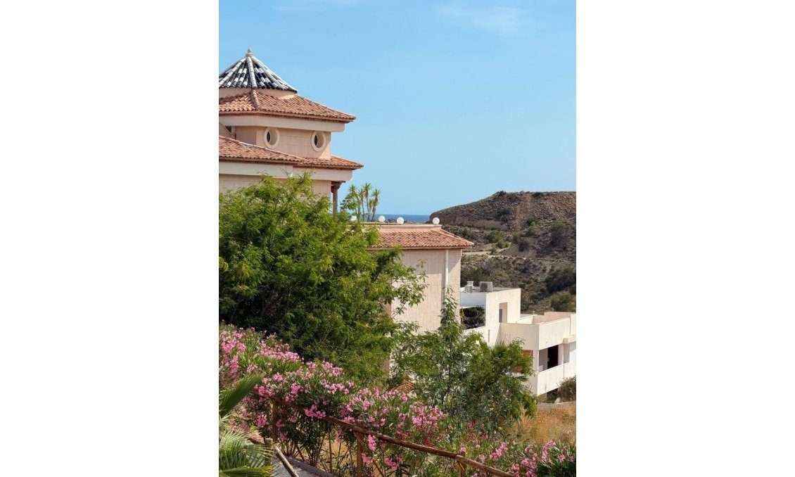 Segunda mano - Duplex -
Villajoyosa - Montiboli