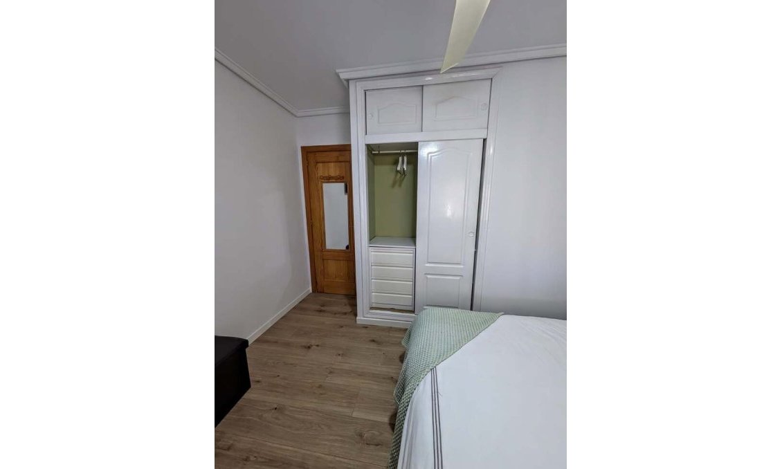 Használt Ingatlanok - Villa / Ikerház -
Camposol