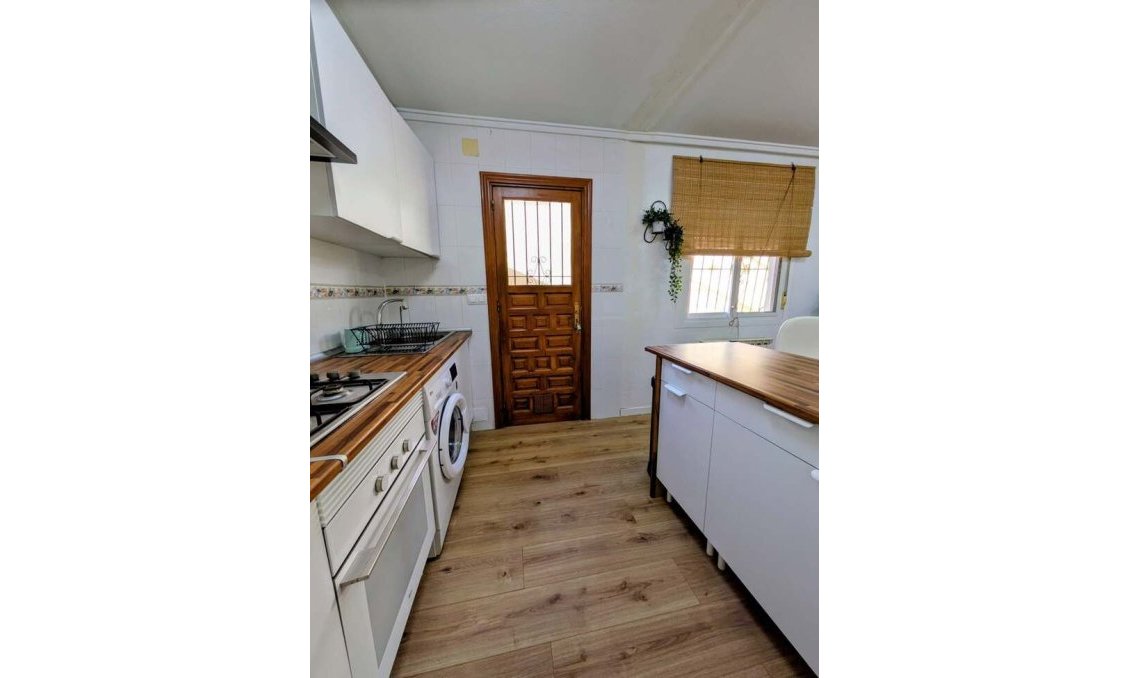 Használt Ingatlanok - Villa / Ikerház -
Camposol