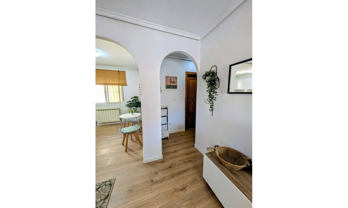 Használt Ingatlanok - Villa / Ikerház -
Camposol