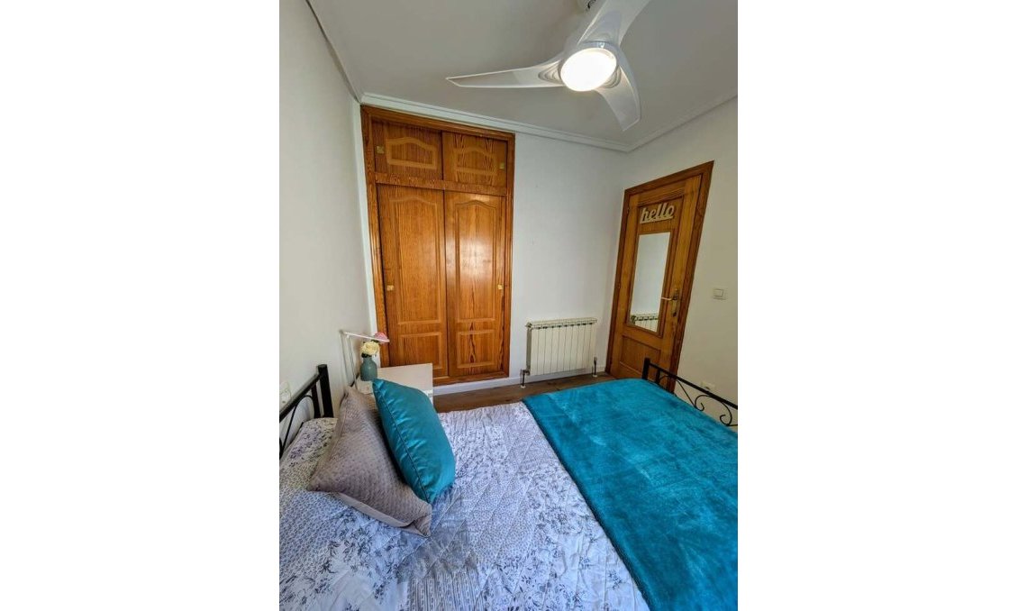 Használt Ingatlanok - Villa / Ikerház -
Camposol