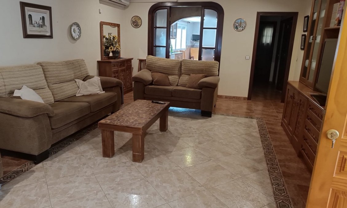 Revente - Villa -
Yecla - Inland