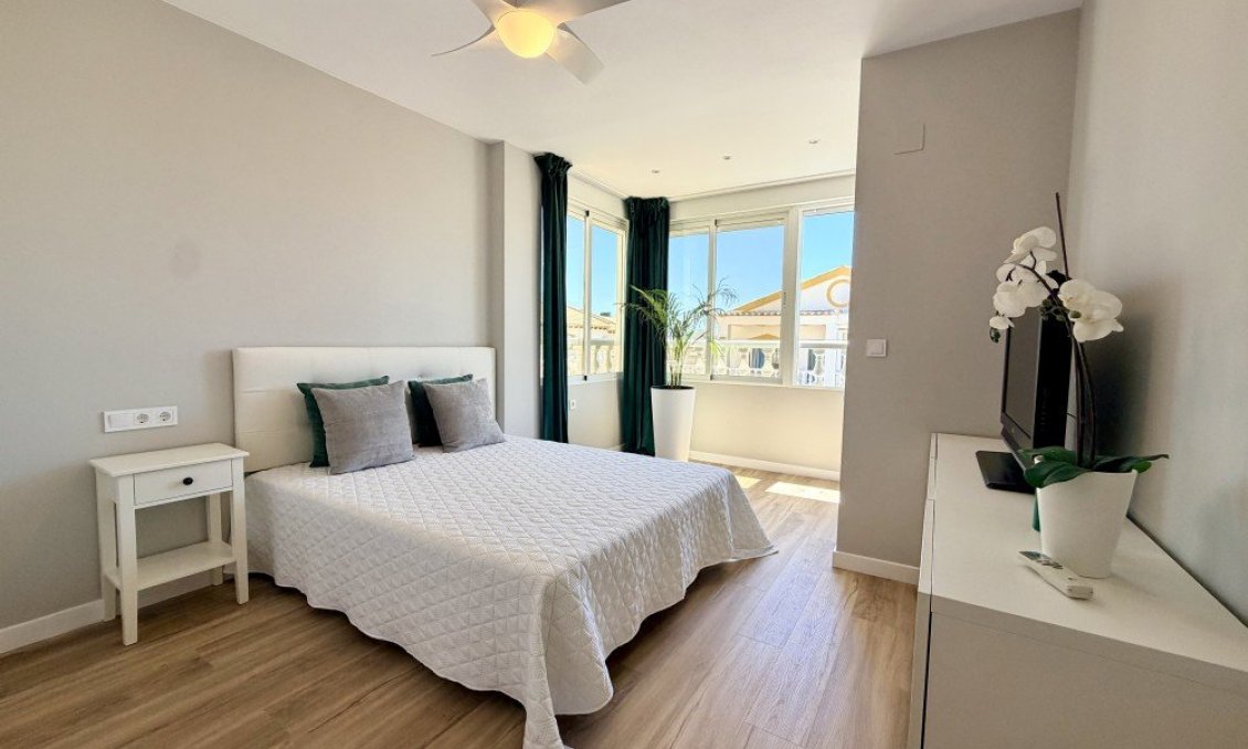 Segunda mano - Adosado -
Orihuela Costa - Costa Blanca