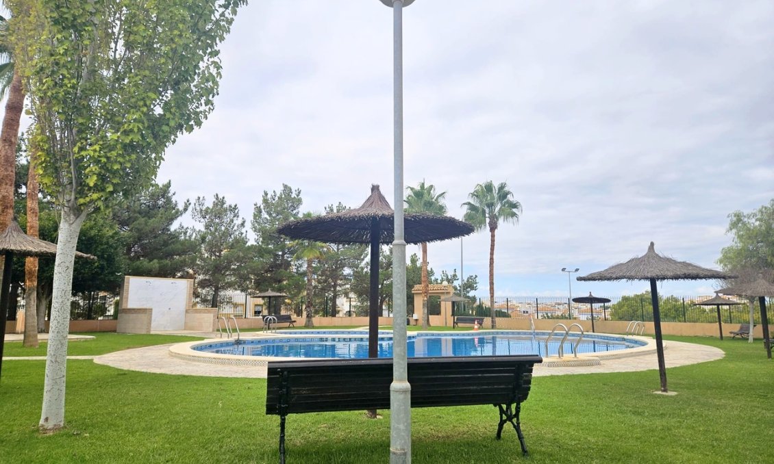 Segunda mano - Adosado -
Los Altos - Costa Blanca