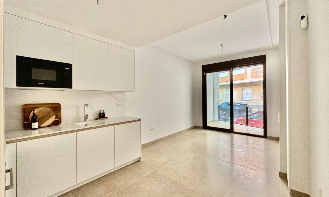 Segunda mano - Apartamento -
Torrevieja - Habaneras