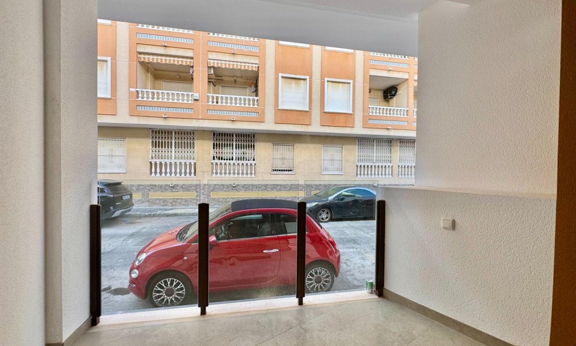 Segunda mano - Apartamento -
Torrevieja - Habaneras