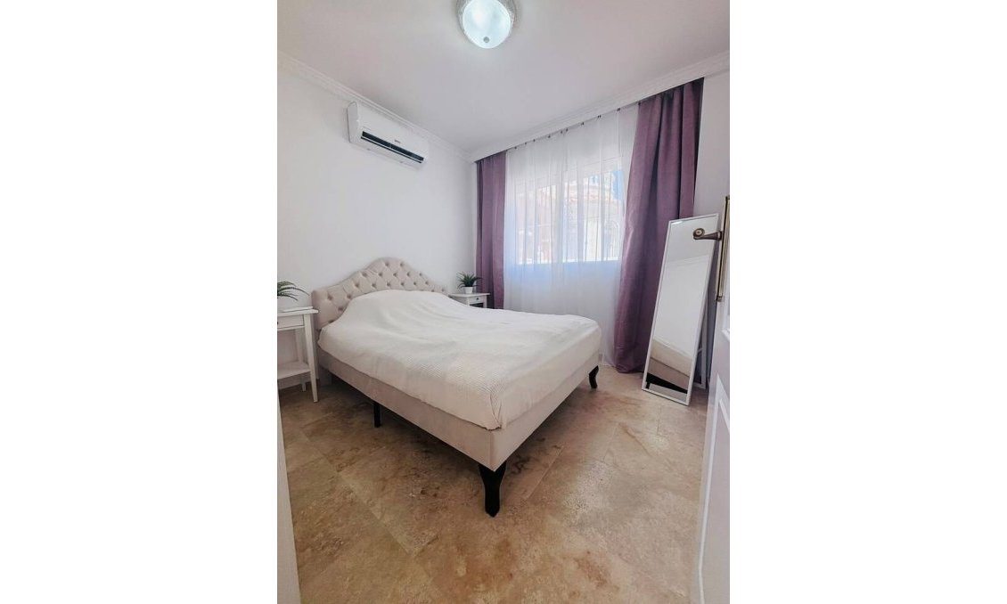 Revente - Villa -
Villamartin - Costa Blanca