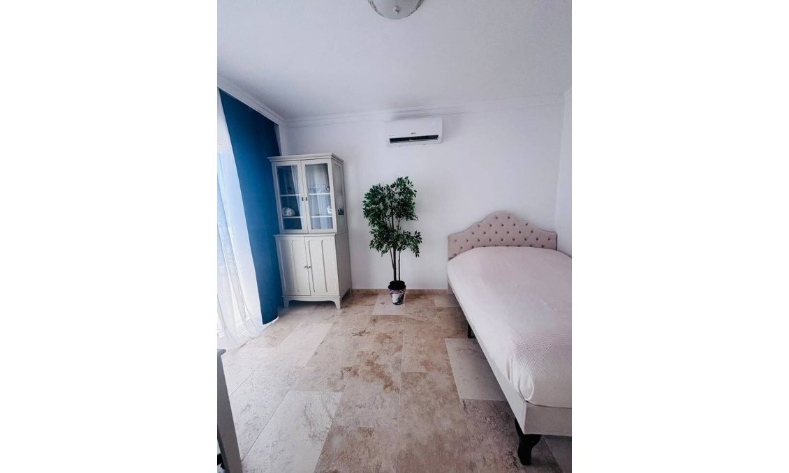 Revente - Villa -
Villamartin - Costa Blanca