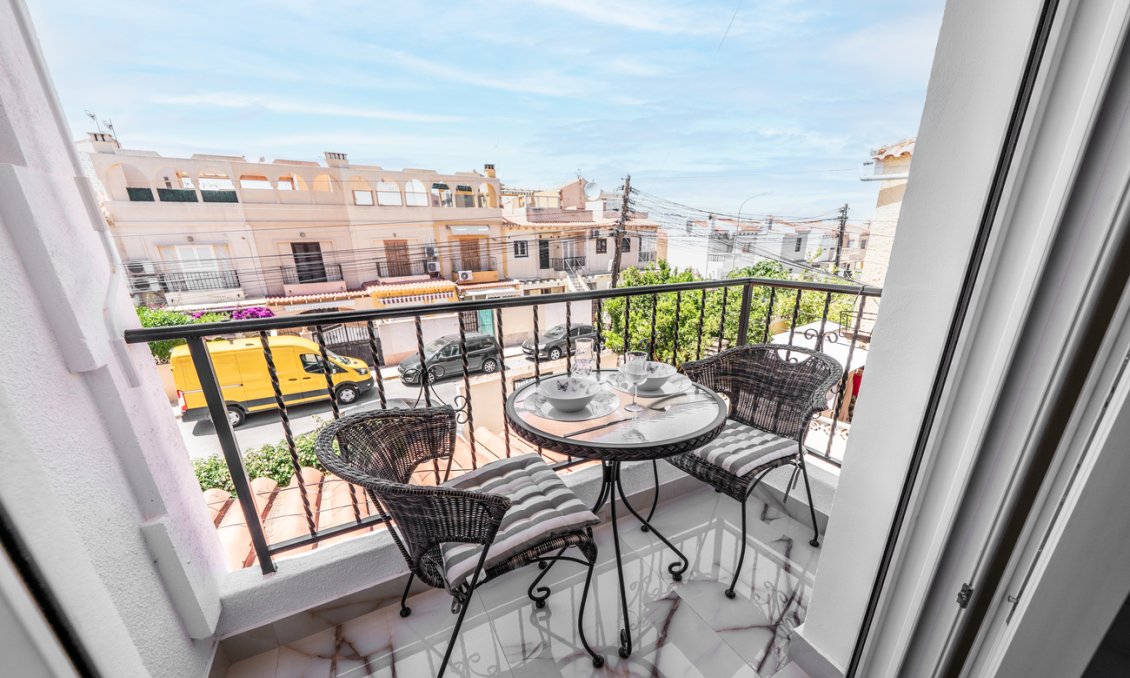 Segunda mano - Apartamento -
Torrevieja - El Chaparral