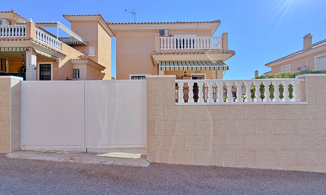 Revente - Villa -
Orihuela - Inland
