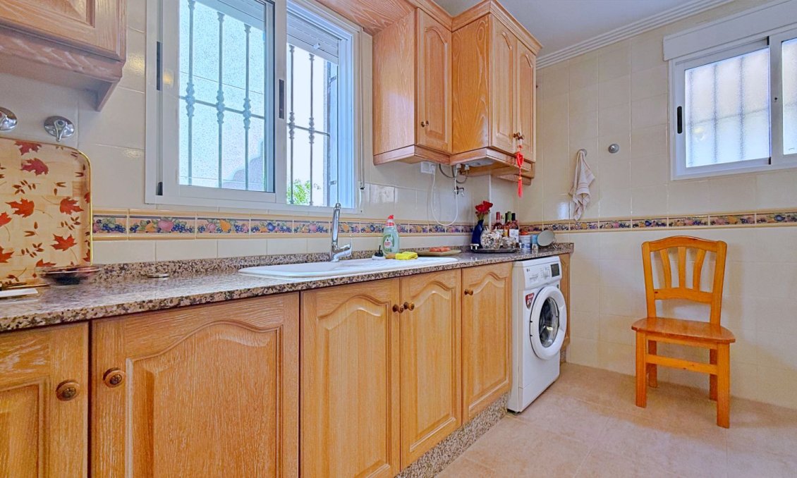 Revente - Villa -
Orihuela - Inland