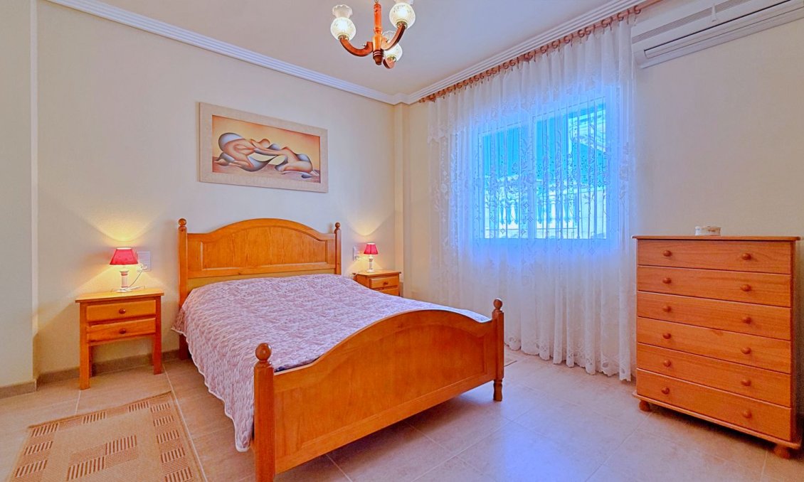 Revente - Villa -
Orihuela - Inland