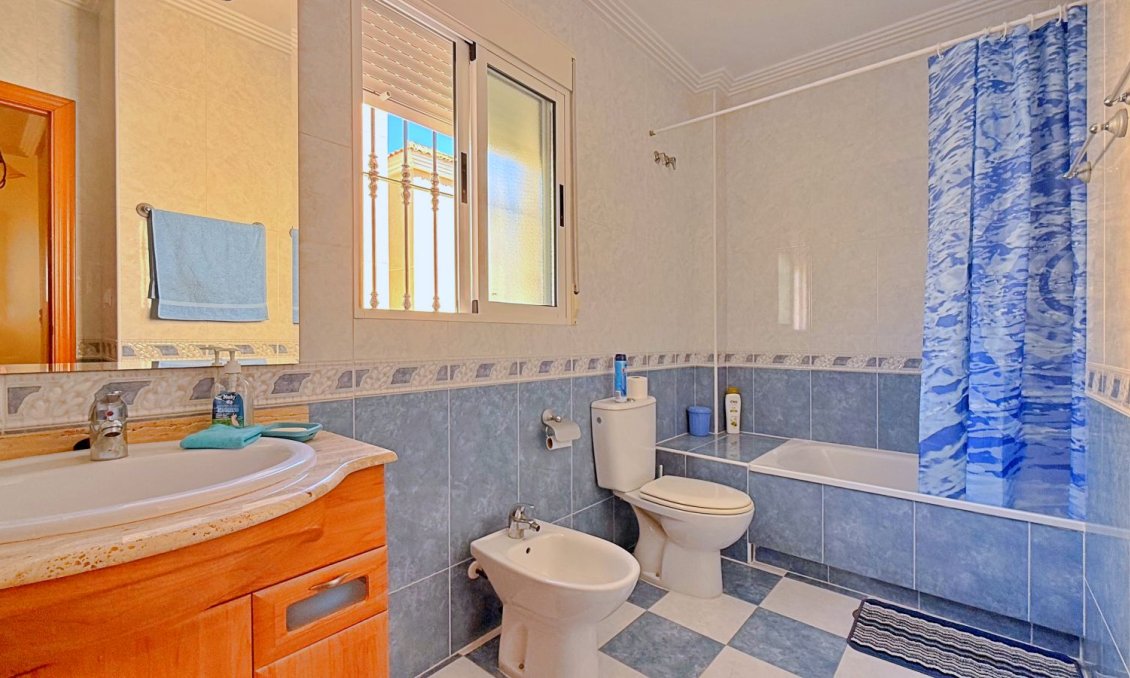 Revente - Villa -
Orihuela - Inland