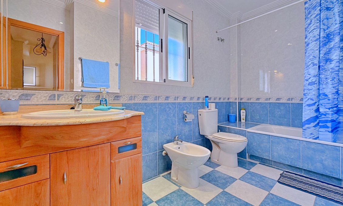 Revente - Villa -
Orihuela - Inland