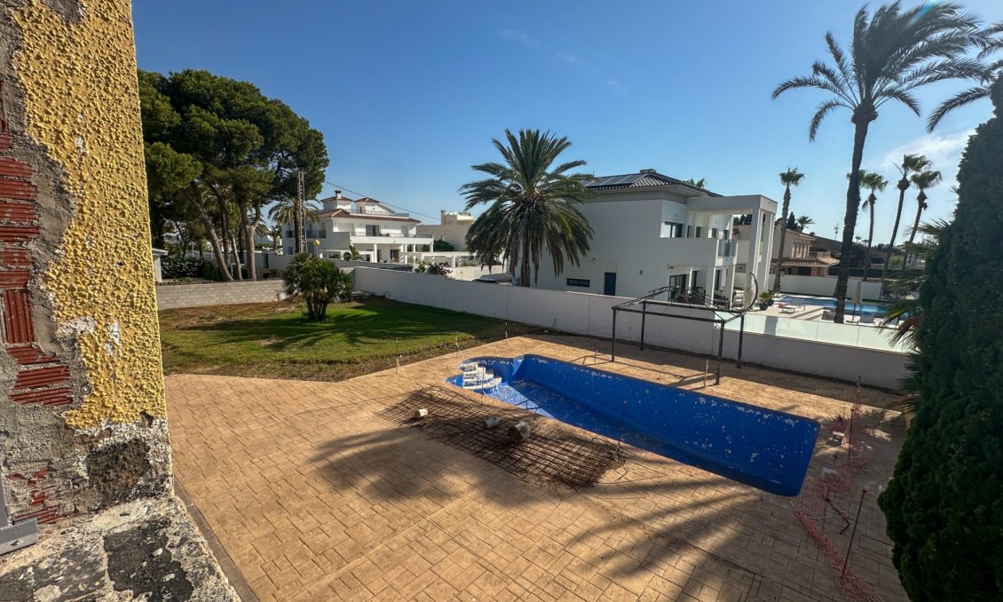 Revente - Villa -
Cabo Roig - Costa Blanca