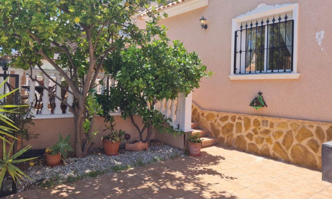 Segunda mano - Villa -
Villamartin - Costa Blanca