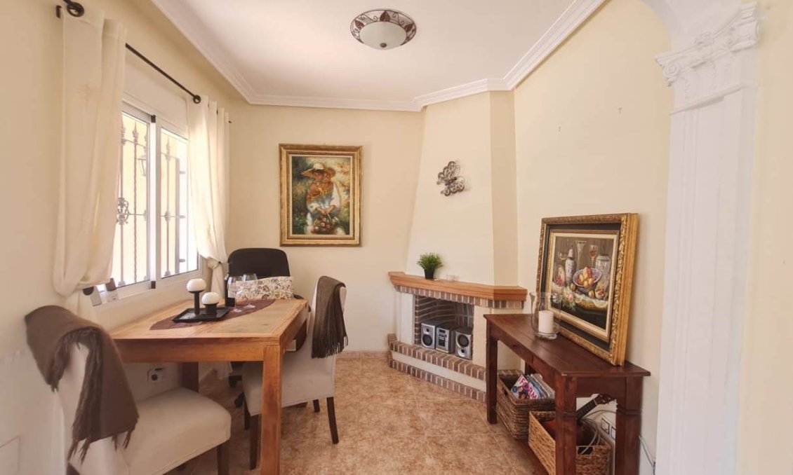Segunda mano - Villa -
Villamartin - Costa Blanca