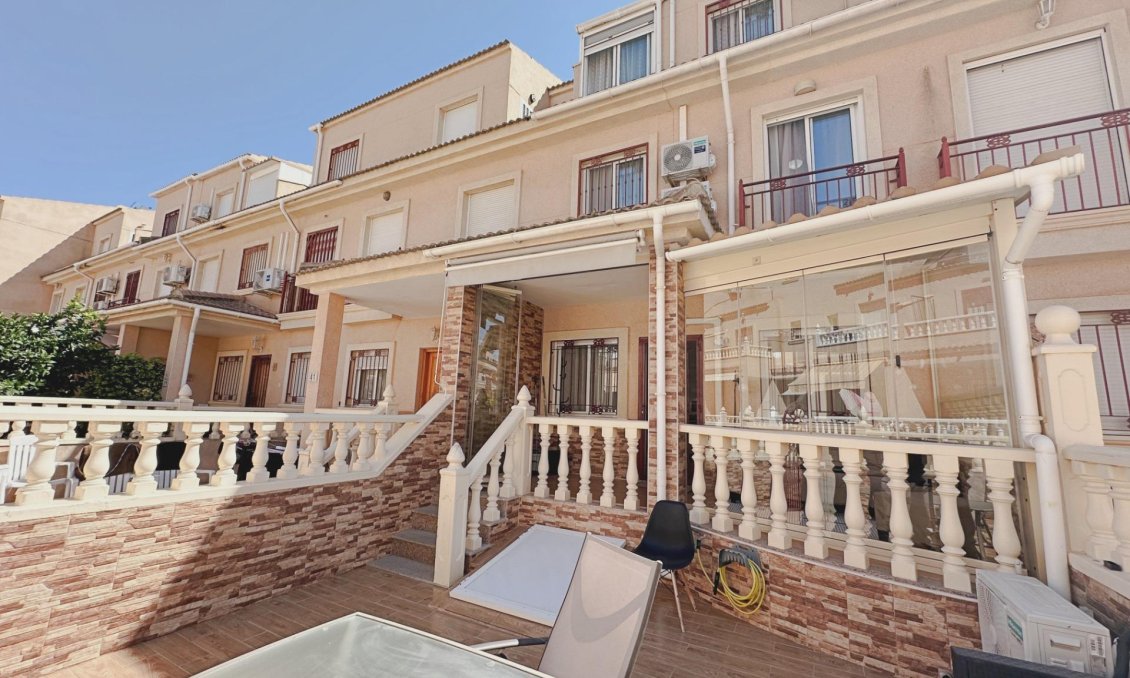 Segunda mano - Villa / Semi pareado -
Orihuela Costa - La Zenia