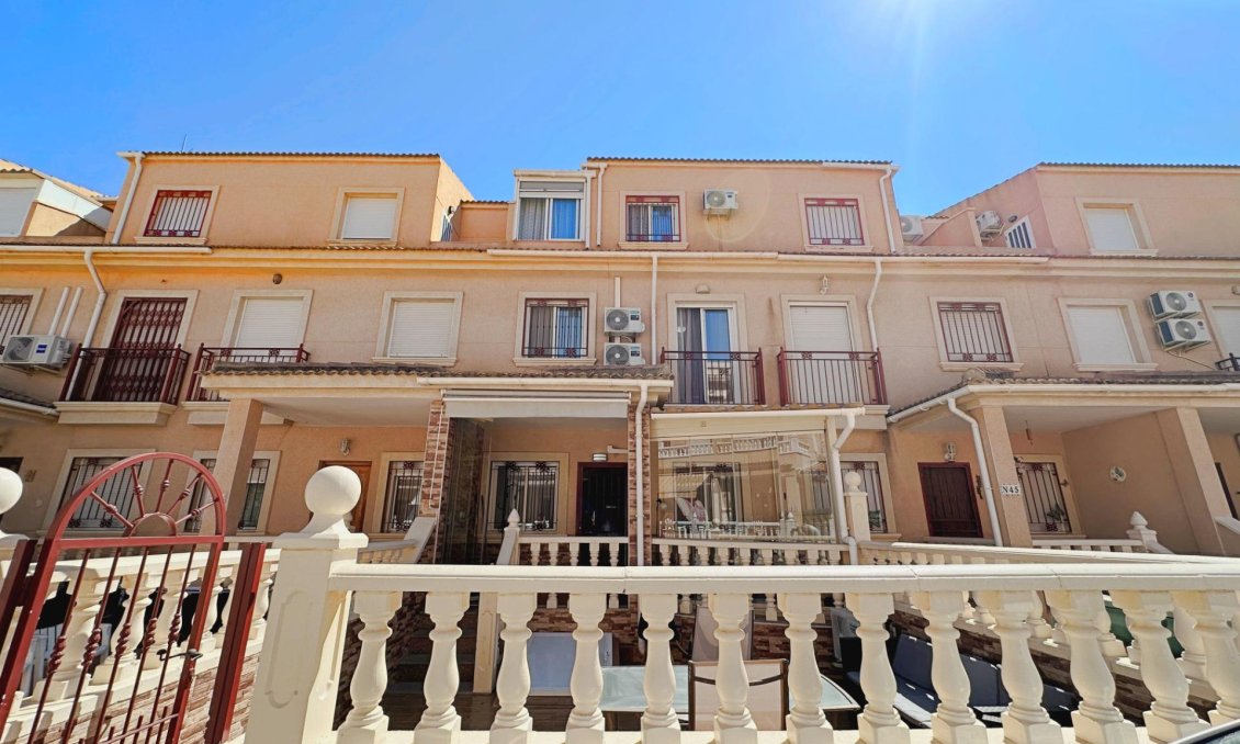 Segunda mano - Villa / Semi pareado -
Orihuela Costa - La Zenia
