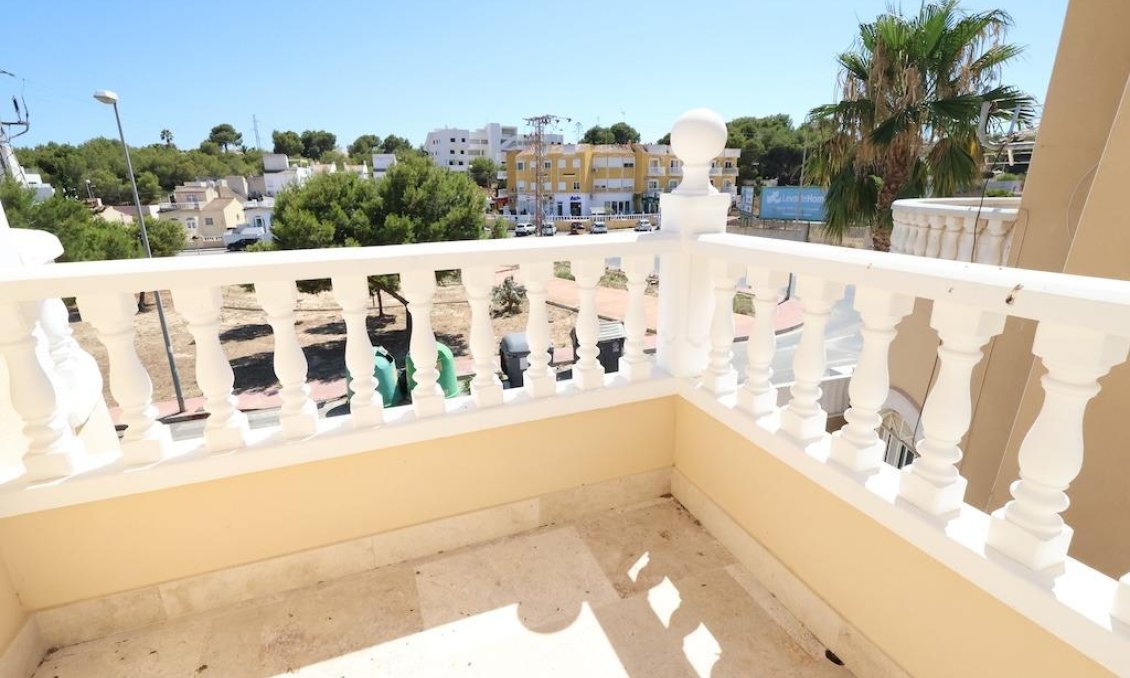 Segunda mano - Villa -
Orihuela Costa - Costa Blanca