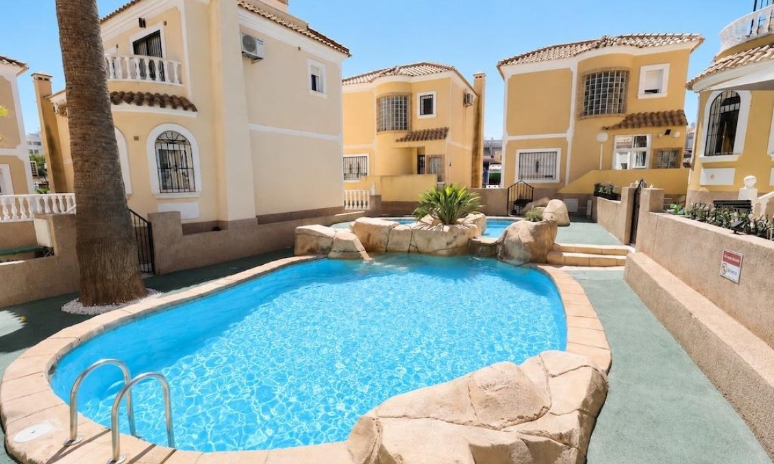 Segunda mano - Villa -
Orihuela Costa - Costa Blanca