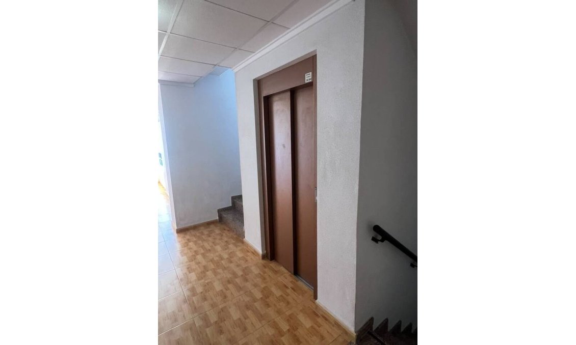 Segunda mano - Apartamento -
San Miguel de Salinas - Inland