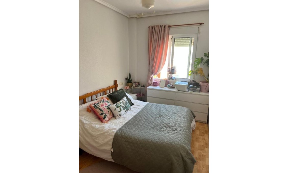 Segunda mano - Apartamento -
San Miguel de Salinas - Inland