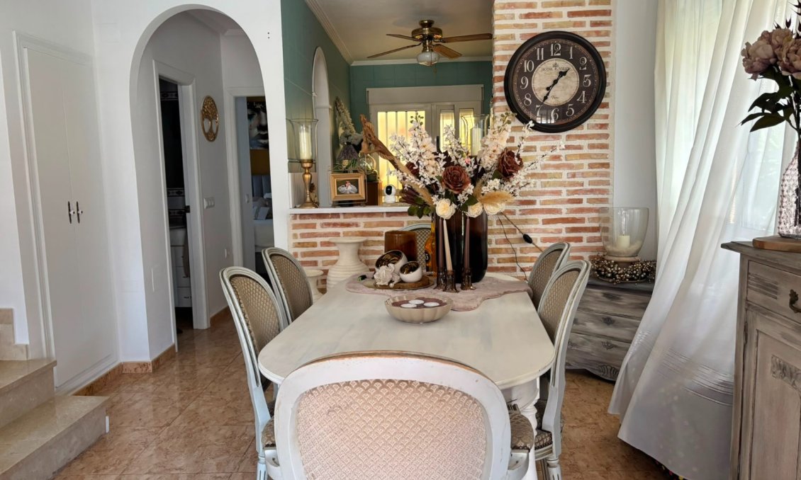 Revente - Villa -
El Raso - Costa Blanca