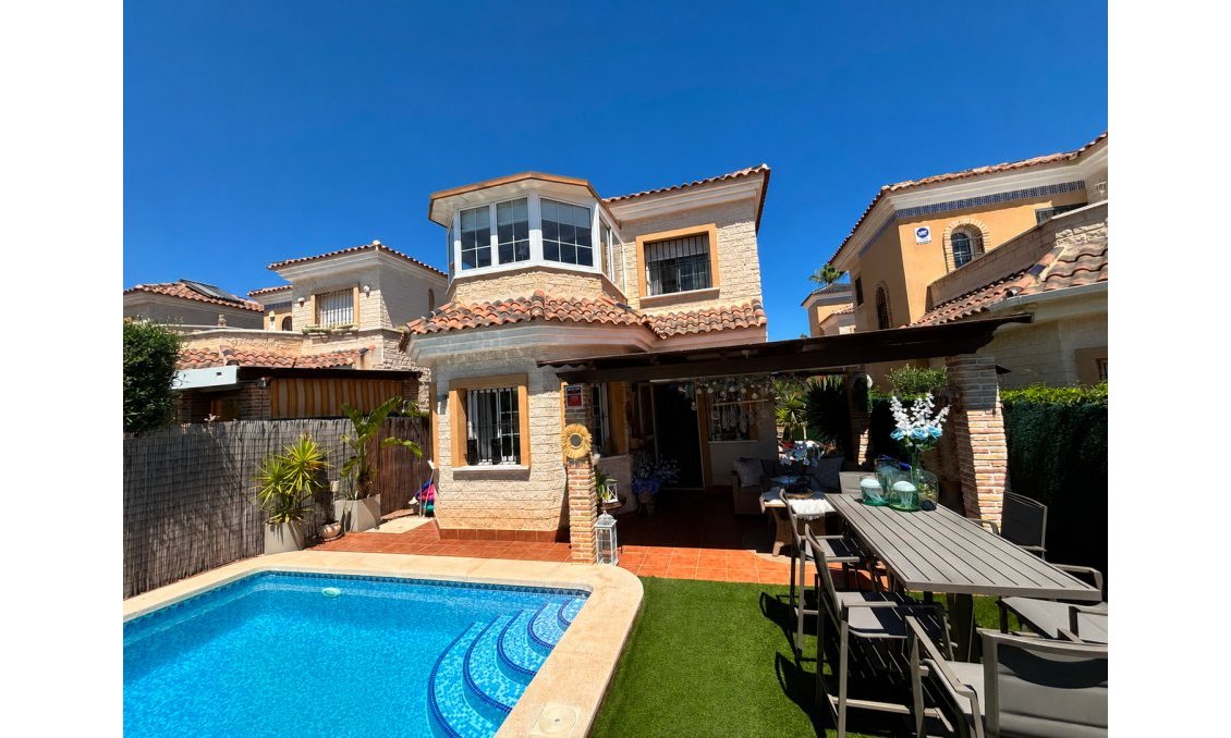 Revente - Villa -
El Raso - Costa Blanca