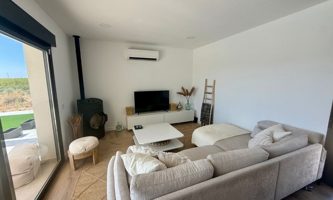 Revente - Villa -
Pinoso - Inland