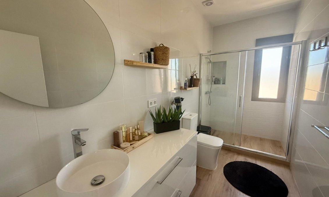Revente - Villa -
Pinoso - Inland