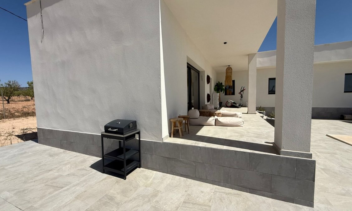 Revente - Villa -
Pinoso - Inland